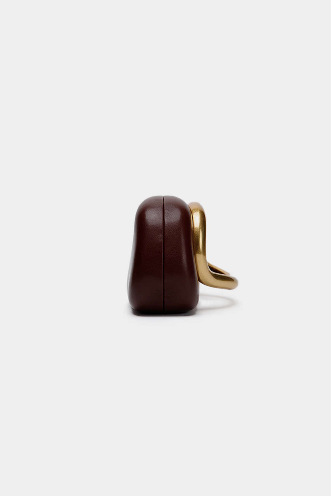 Chique Faux Leer Clutch met Stijlvolle Metalen Accenten