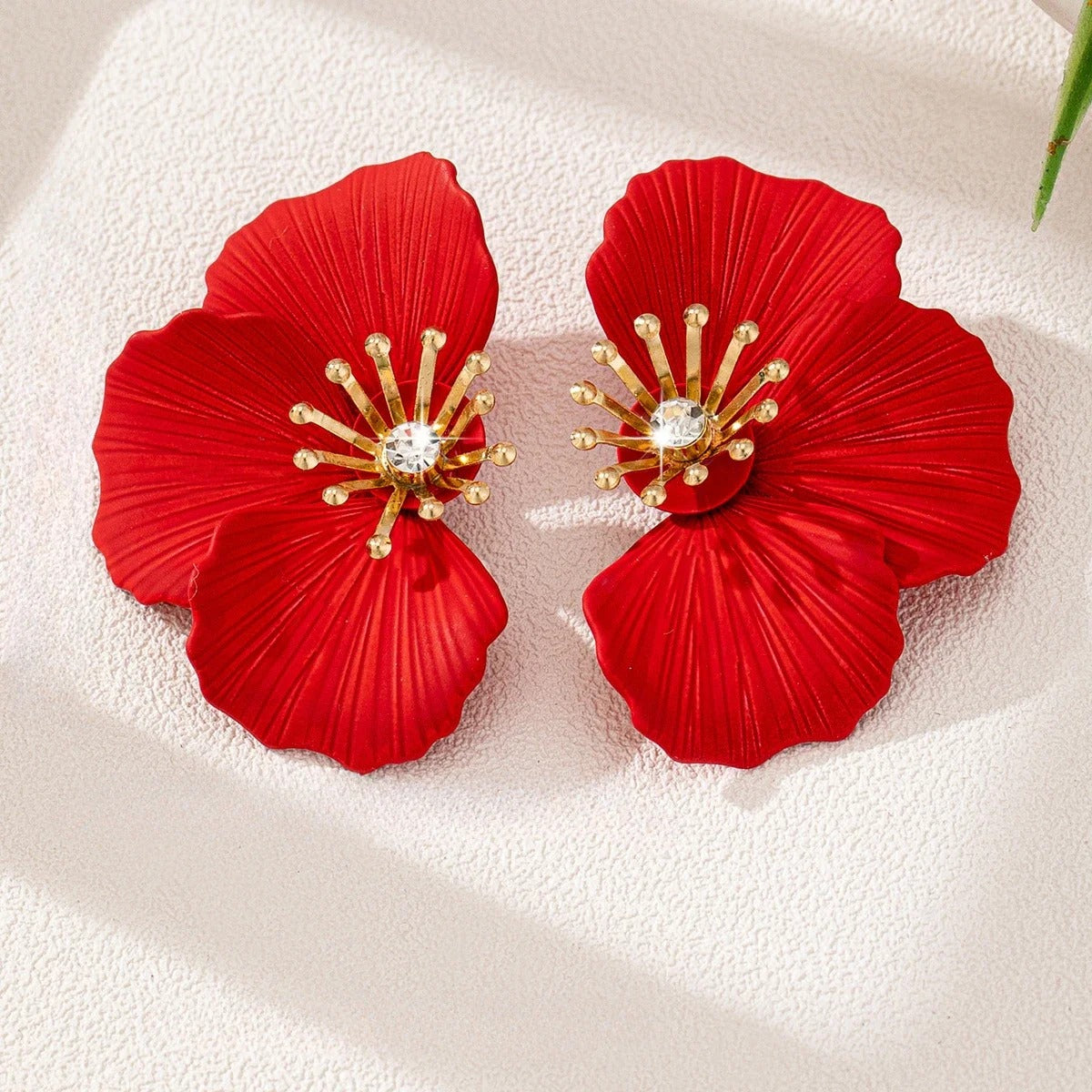 Chique Hibiscus Oorknopjes - Nadine Elegance