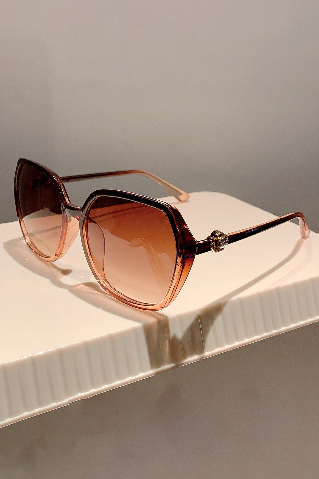 Stylish Gradient Lens Sunglasses for a Chic Look