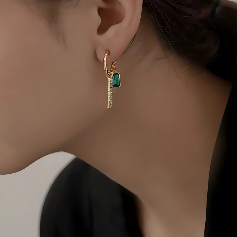 Gouden Geometrische Oorringen met Groene Kristal - Greta