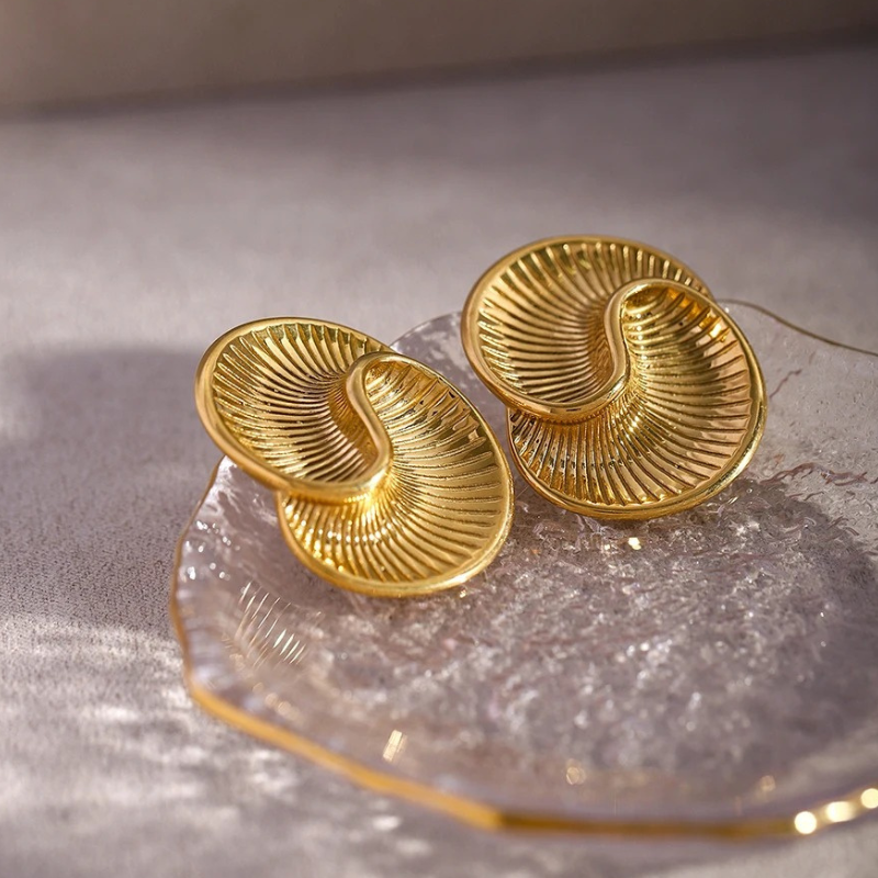 Gouden Geweven Spiraal Oorbellen - Clover