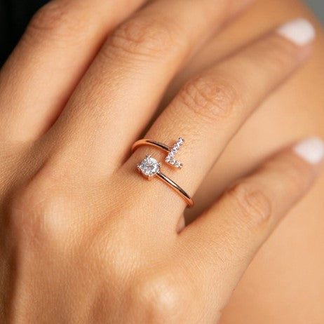 Elegante initiaalringen voor dames - Fien stijl