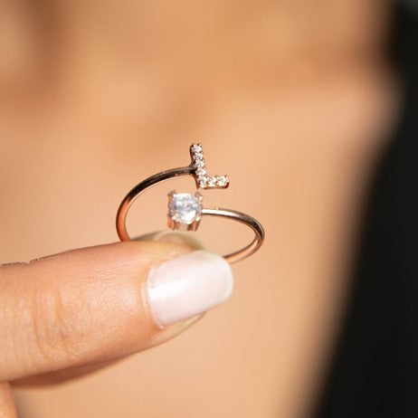 Elegante initiaalringen voor dames - Fien stijl