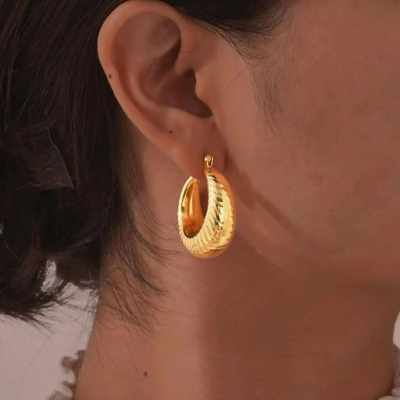 Gouden Hoops Oorbellen met structuur - Vivi