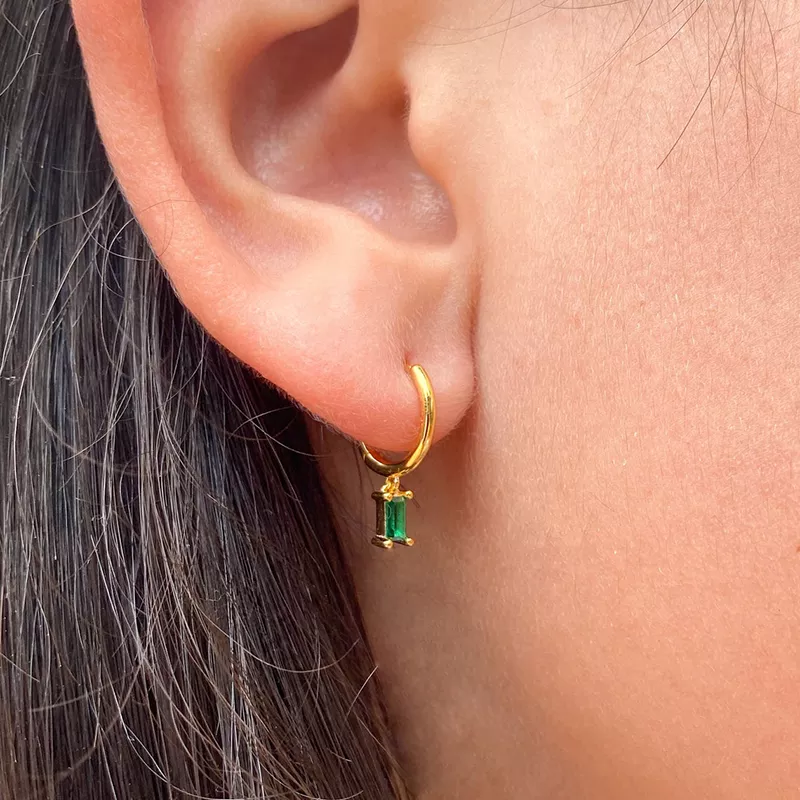 Chic et Élégantes Boucles d'Oreilles Carrées avec Zircone - Lauren