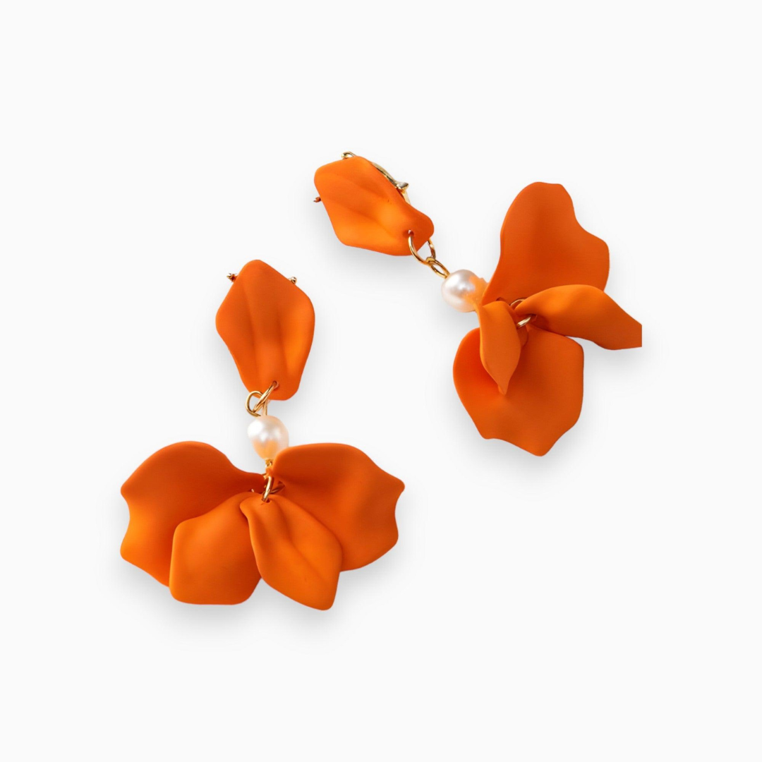 Elegante Dame Serenade Parel Oorbellen met Goudverguld Detail
