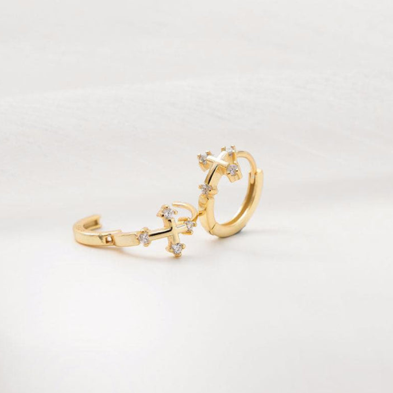 Stijlvolle Elegante Kruis Hoepel Oorbellen met Stralende Cubic Zirconia - Lillian