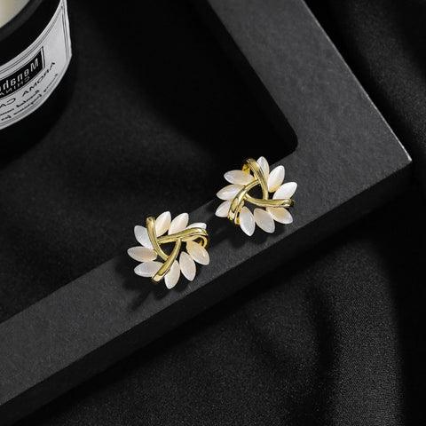 Elegante Bloesem Stud Oorbellen met Jasmijn Themasluiting