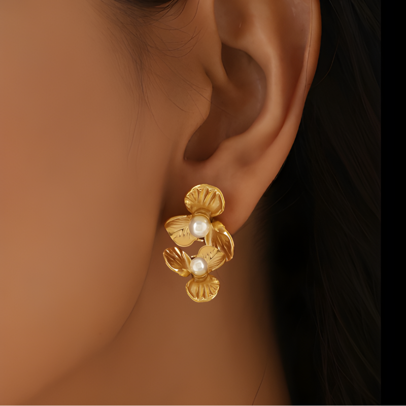 Gouden Bloem Oorknopjes met Parels - Jean