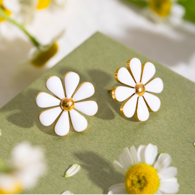 Chic et Élégantes Boucles d'Oreilles à Clous de Fleurs - Everly