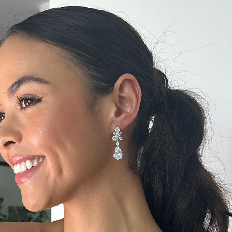 Sophia Elegante Zilveren Zirconia Dangle Oorbellen - Mooi en Chique Accessoire