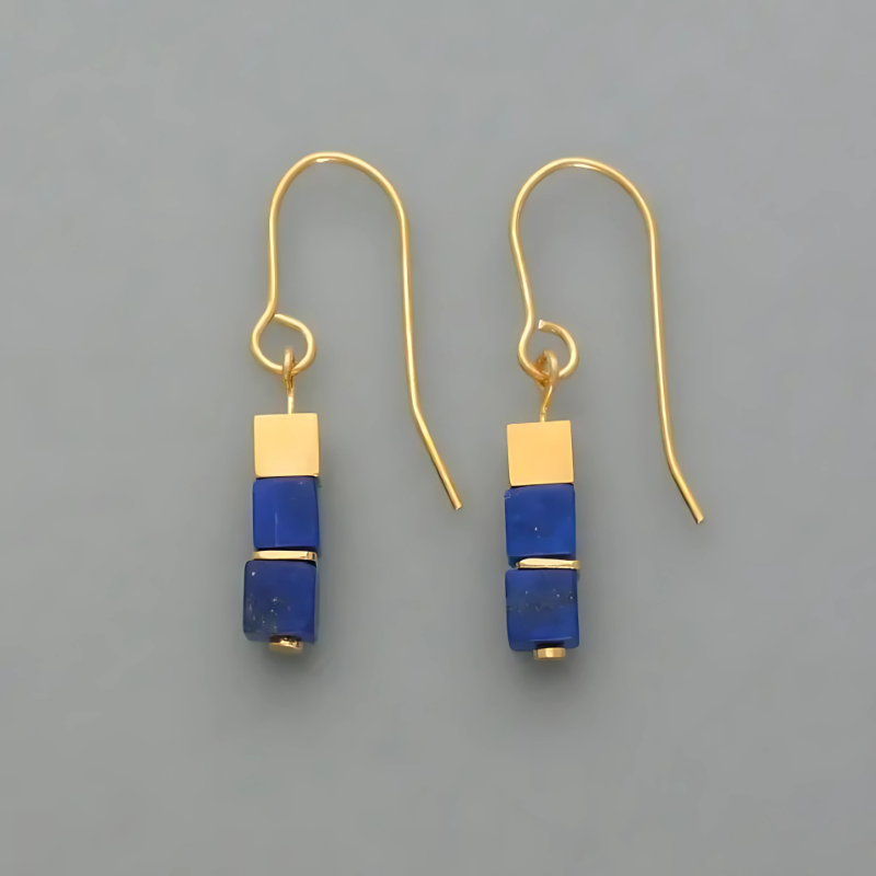 Elegante Blauwe Kubus Oorbellen - Nien voor een stijlvolle uitstraling