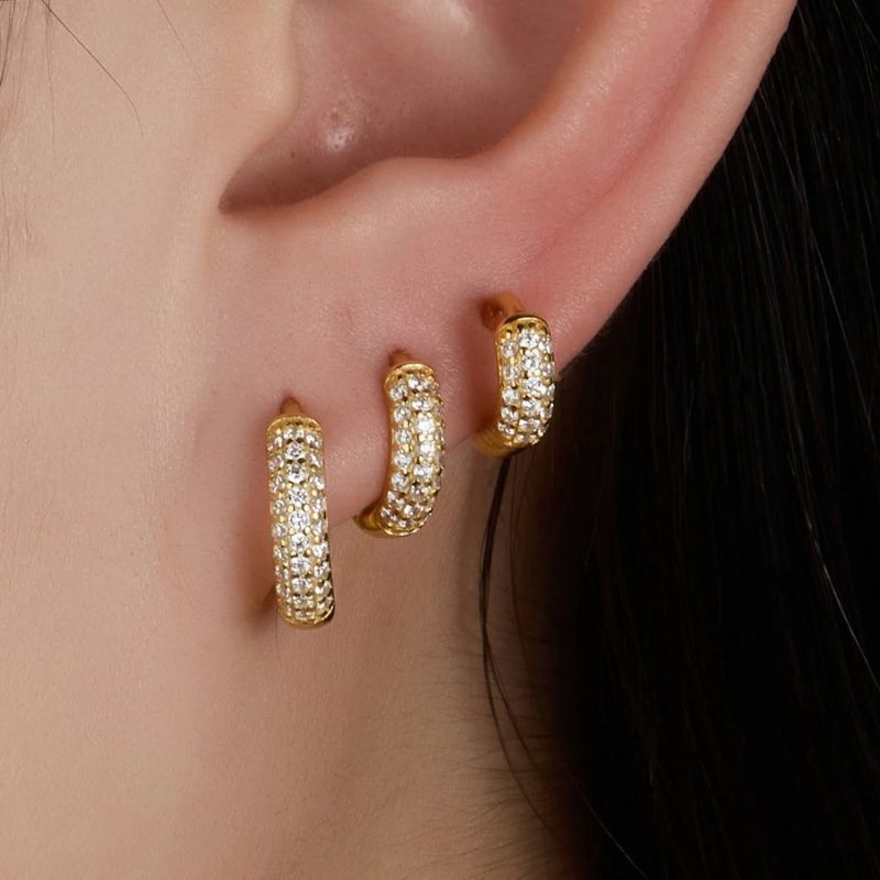 Stijlvolle Chunky Pavé Hoepeloorbellen – Elegantie en charme in één set