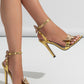 Vierkante hoge hak sandalen met vlinderdecoratie voor een elegante uitstraling
