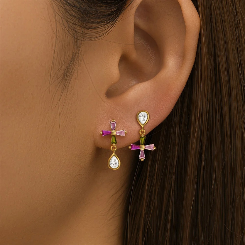 Asymmetrische Zircon Kruis Oorbellen - Maria