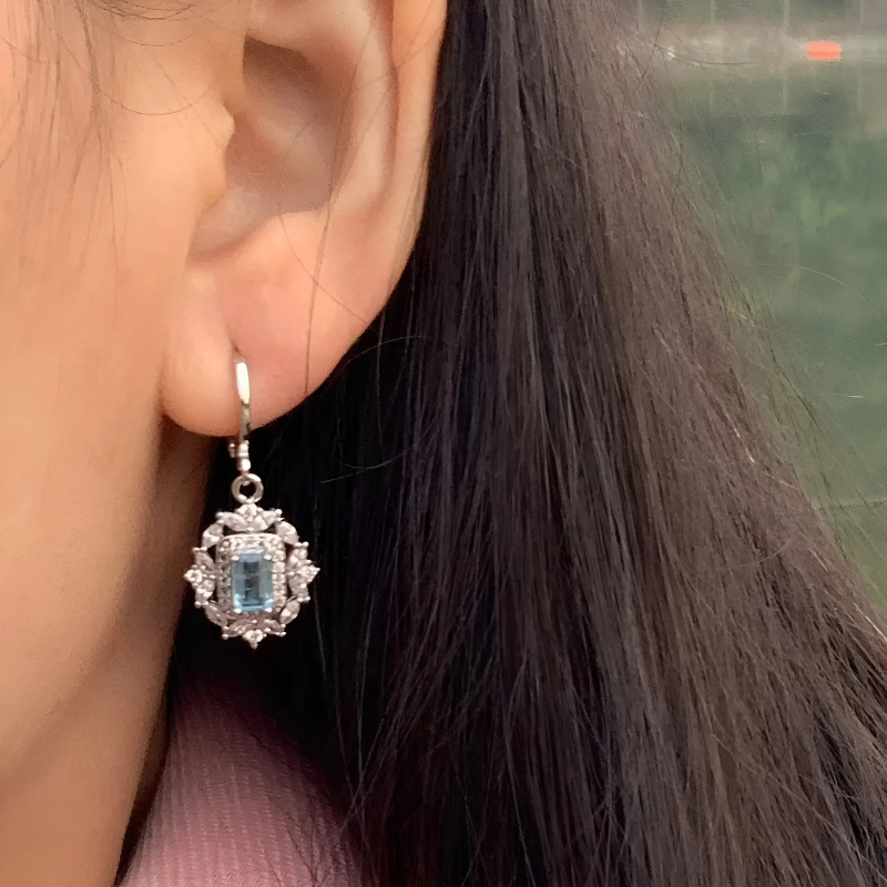 Stijlvolle Aquamarijn Kristal Hoop Oorbellen - Elegante Janneke Design