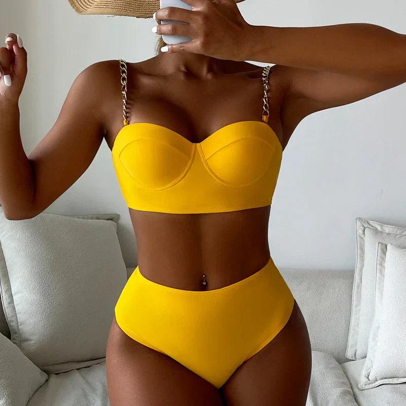 Betoverend hoge taille padded bikini set met trendy kettingbanddetails voor vrouwen