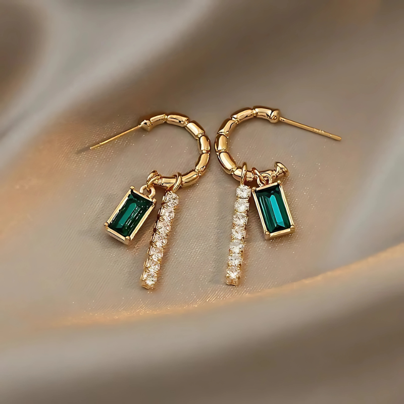 Gouden Geometrische Oorringen met Groene Kristal - Greta
