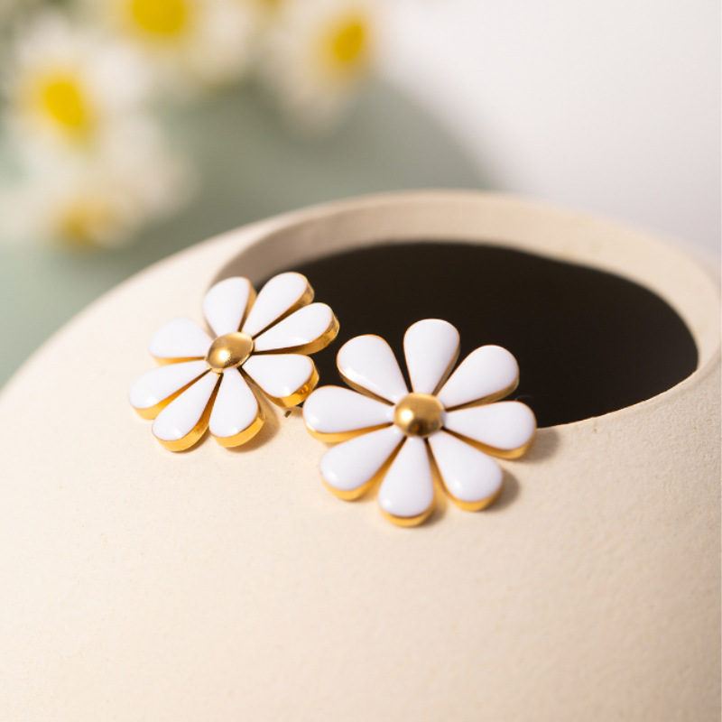 Chic et Élégantes Boucles d'Oreilles à Clous de Fleurs - Everly