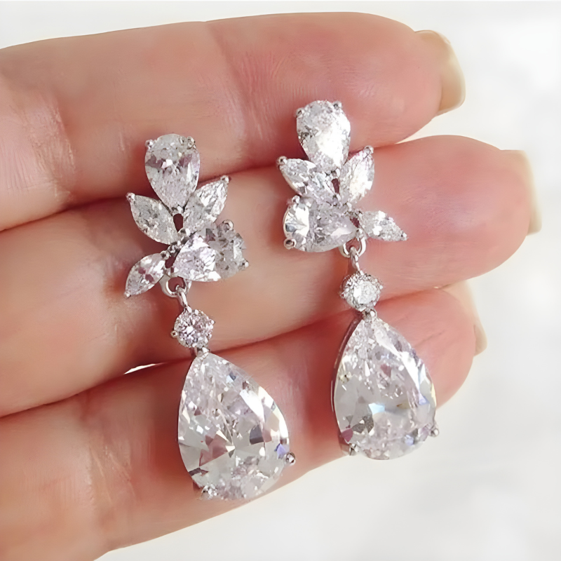 Sophia Elegante Zilveren Zirconia Dangle Oorbellen - Mooi en Chique Accessoire