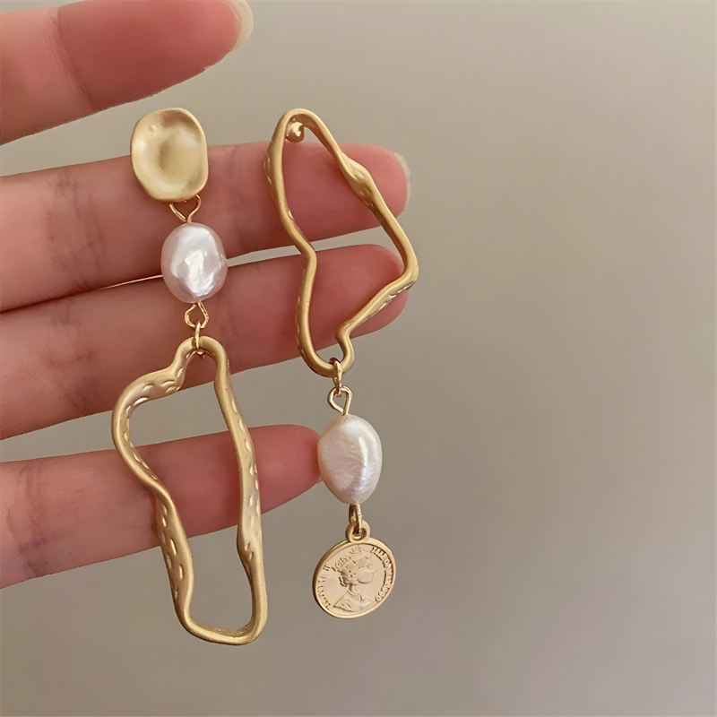 Elegante asymmetrische barocke Perlen-Ohrringe mit Hängendes Design - Rachel