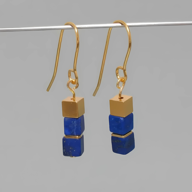 Elegante Blauwe Kubus Oorbellen - Nien voor een stijlvolle uitstraling