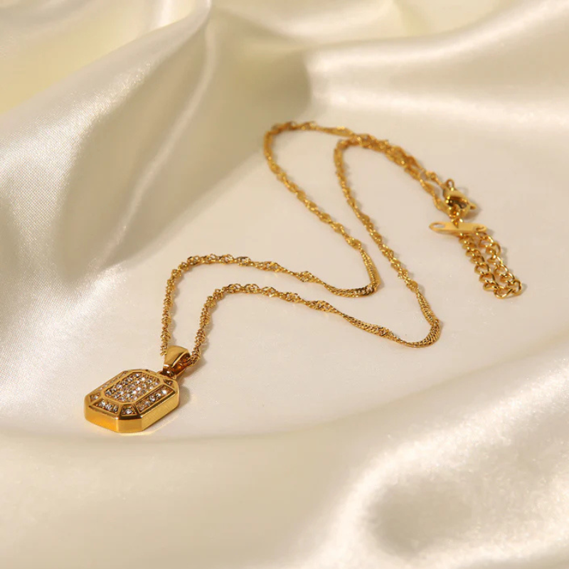 Eleganter geometrischer Zirkonia-Hänger als Halskette - Julia Stil