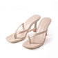 Eenvoudige middelhoge hak sandalen met tanga