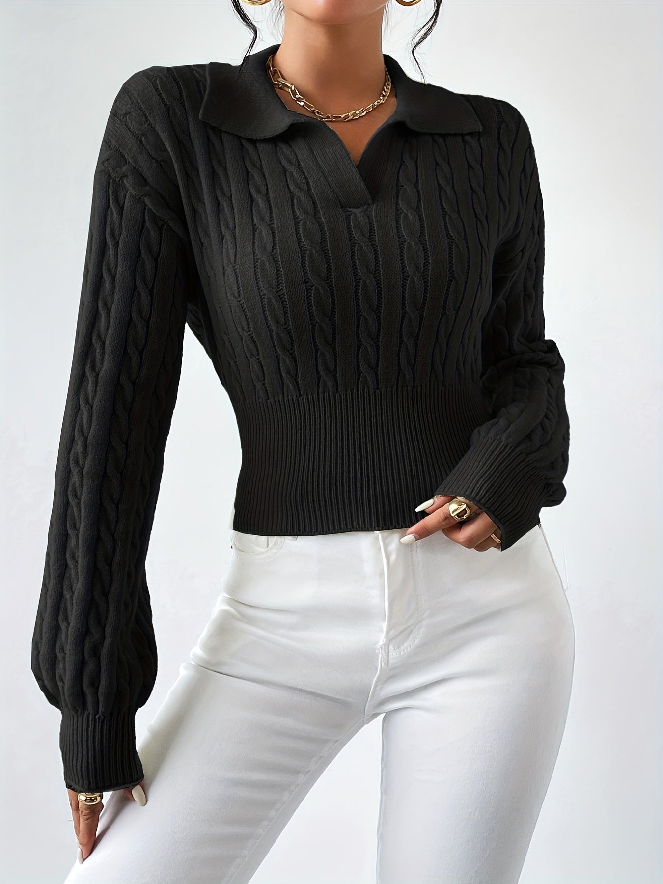 Stylish gebreide trui met een unieke gedraaide V-hals voor een verfijnde look