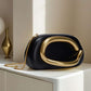 Chique Faux Leer Clutch met Stijlvolle Metalen Accenten