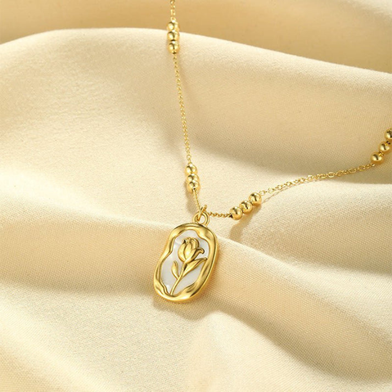 Elegante Gouden Rozen Hanger Ketting - Penelope, de perfecte sieradenset voor een stijlvolle uitstraling