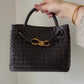 Kleine Gevlochten Dames Handtas met Gouden Details
