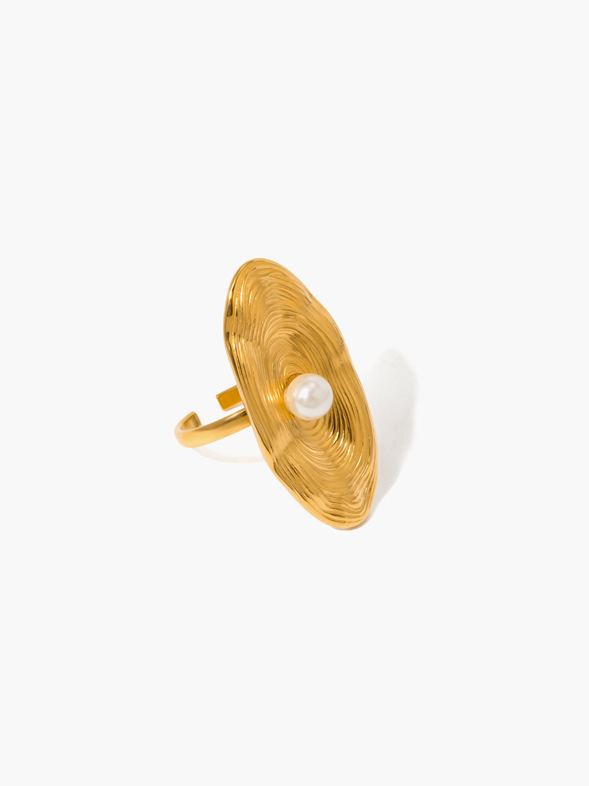 Elegante gouden parelring voor tijdloze elegantie