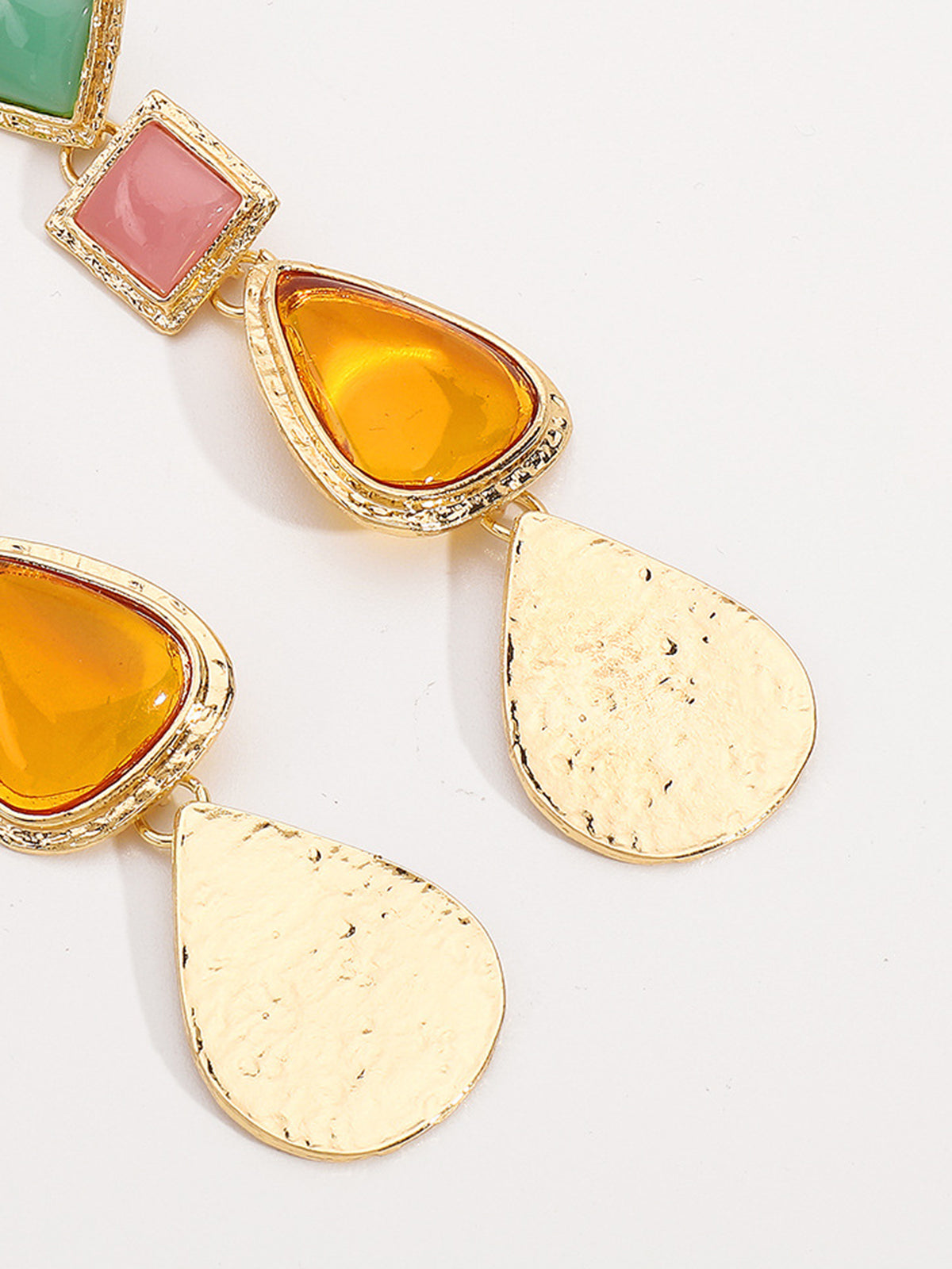 Geleefde geometrische resin oorbellen met elegante druppel