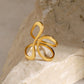 Gouden open spiraalring met onregelmatige vorm – Trendy modeaccessoire