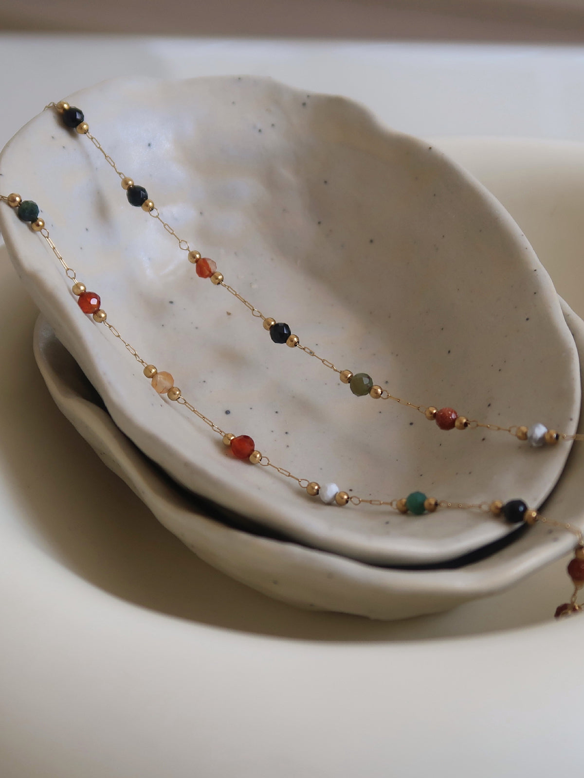 Elegante gekleurde parels ketting