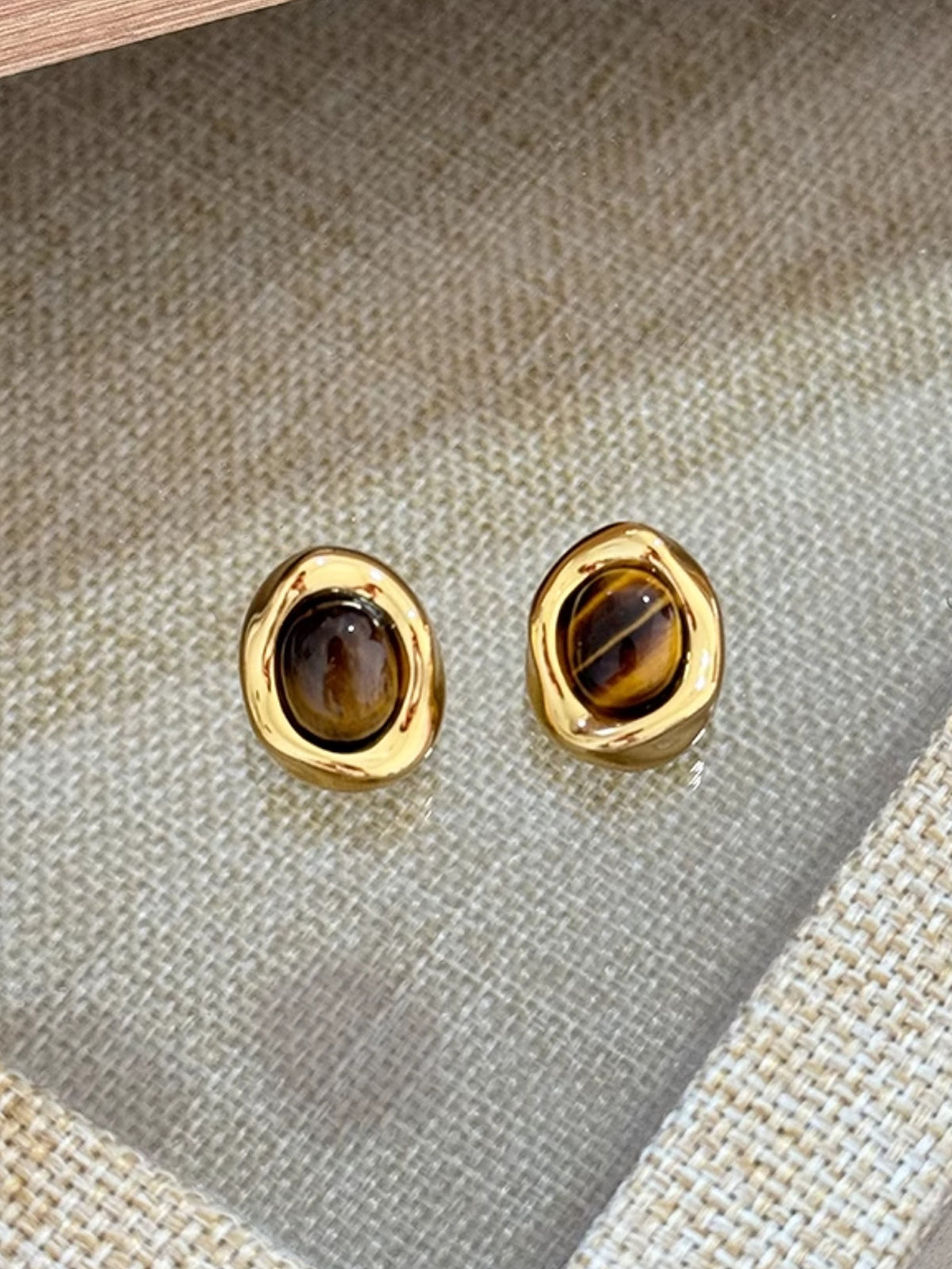 Tijdloze Vintage Tijgeroog Oorbellen voor een Vleugje Elegantie