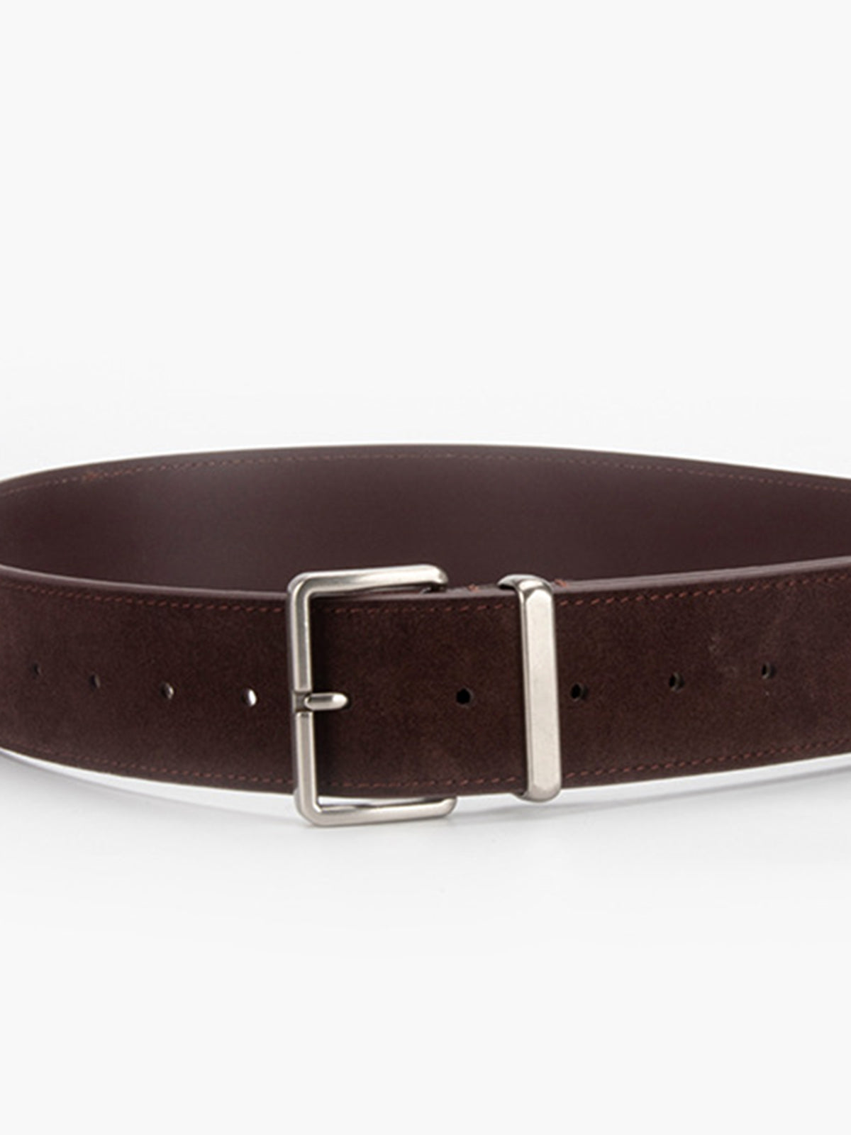 Taupe suède riem met grote gesp voor een trendy en verfijnde stijl