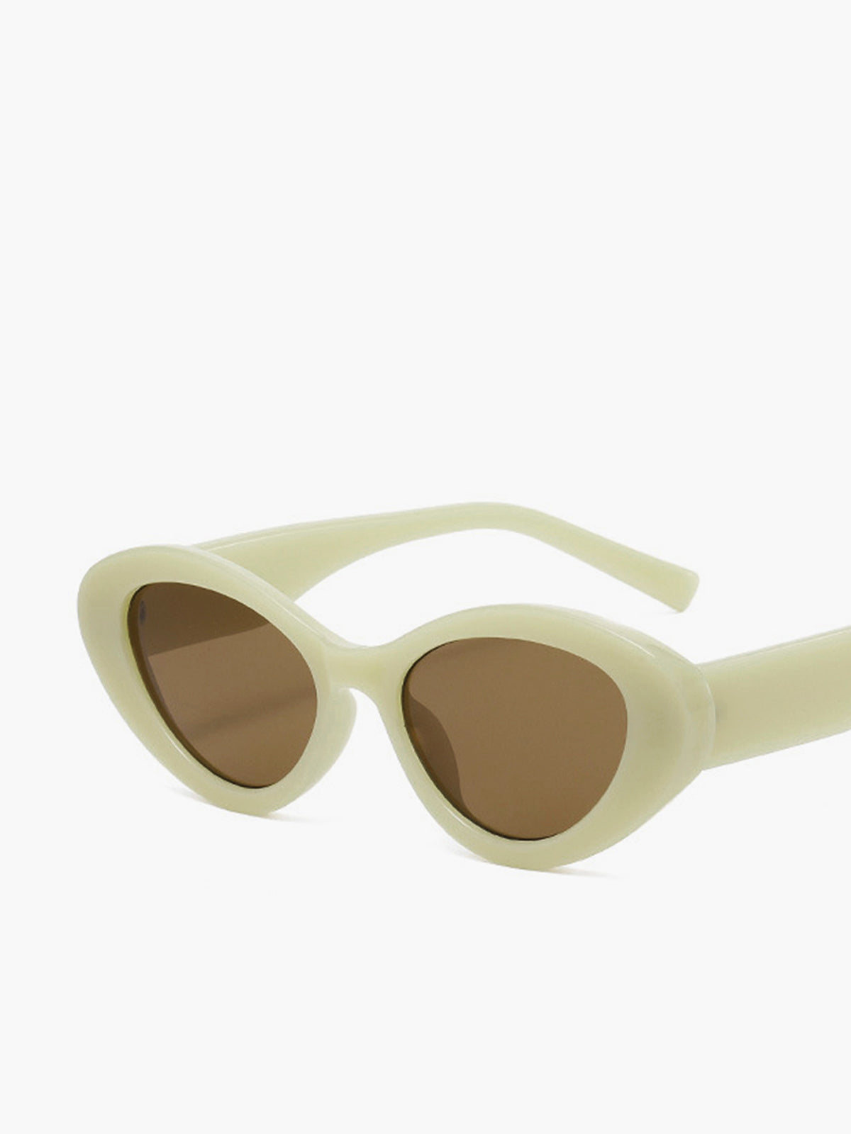Brilliant Crème Cat-Eye Zonnebrillen voor een chique en stijlvolle uitstraling