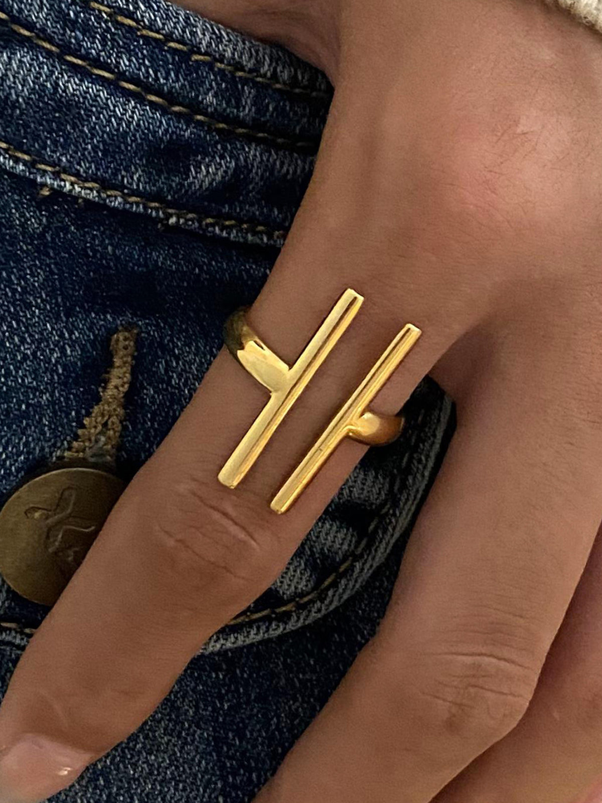 Open geometrische ring met modern en elegant ontwerp
