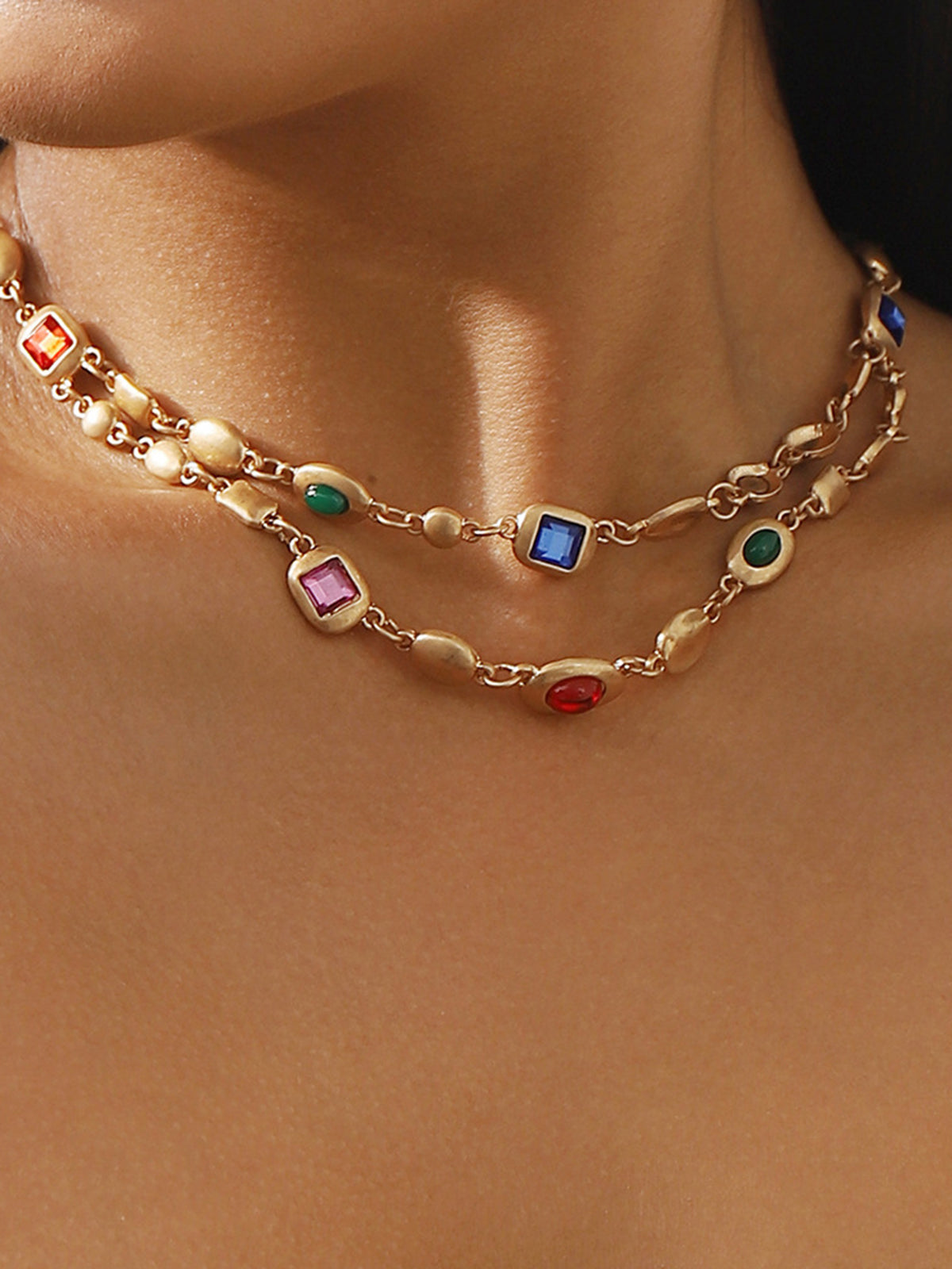 Kralenketting met gekleurde parels in dubbele rij - Elegant en uniek stijl