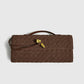 Elegante suède clutch met klep voor stijlvolle verschijningen
