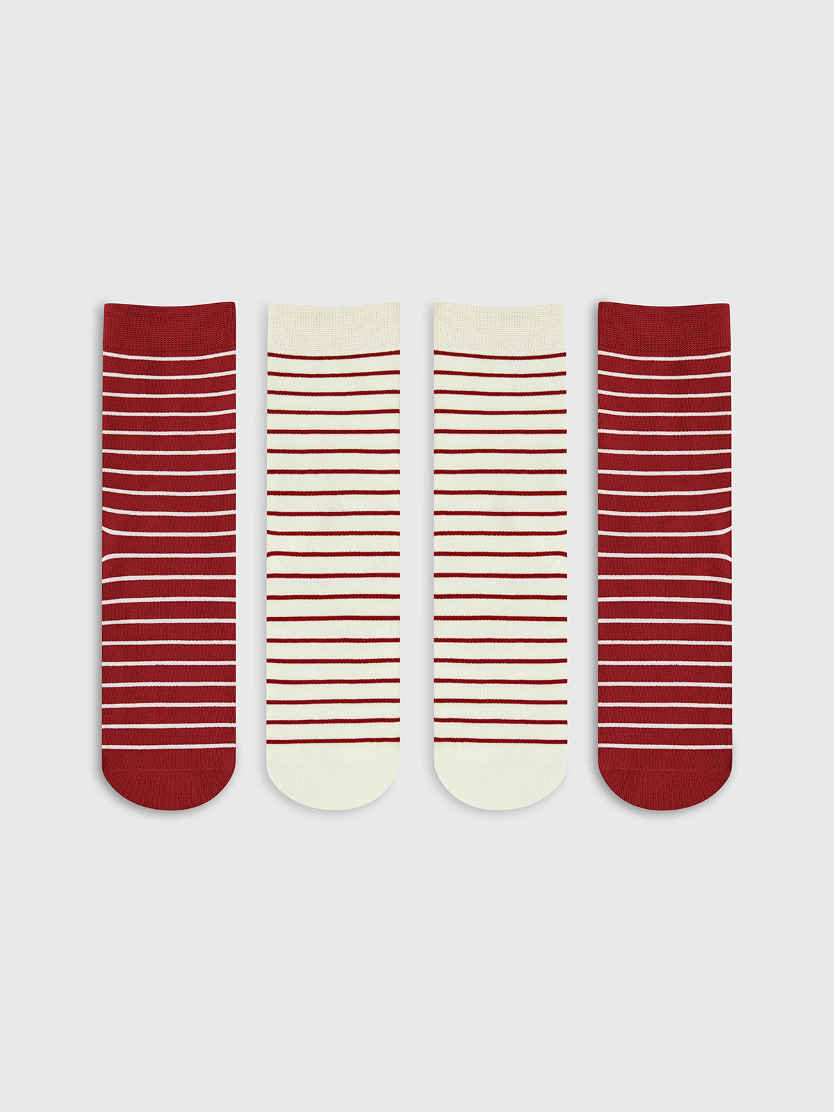 Geruite sokken in contrasterende kleuren voor een originele en trendy stijl