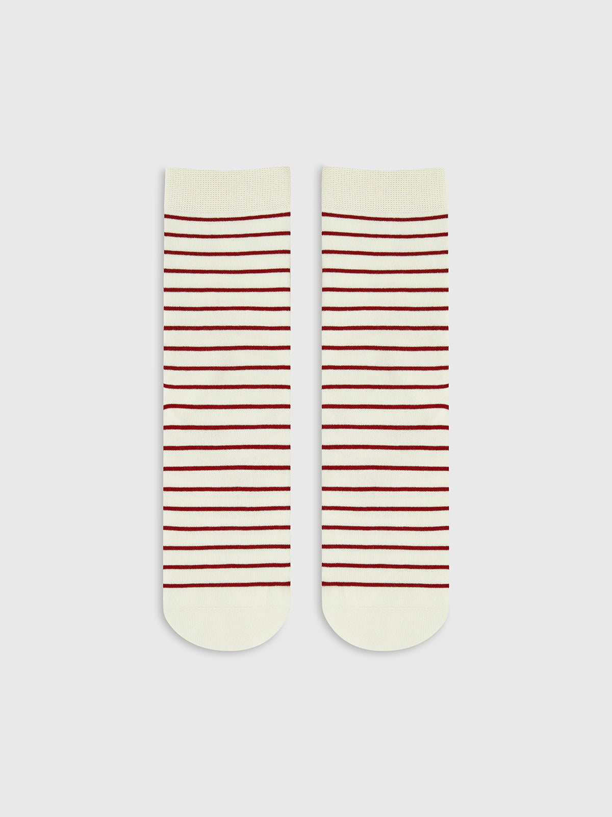 Geruite sokken in contrasterende kleuren voor een originele en trendy stijl