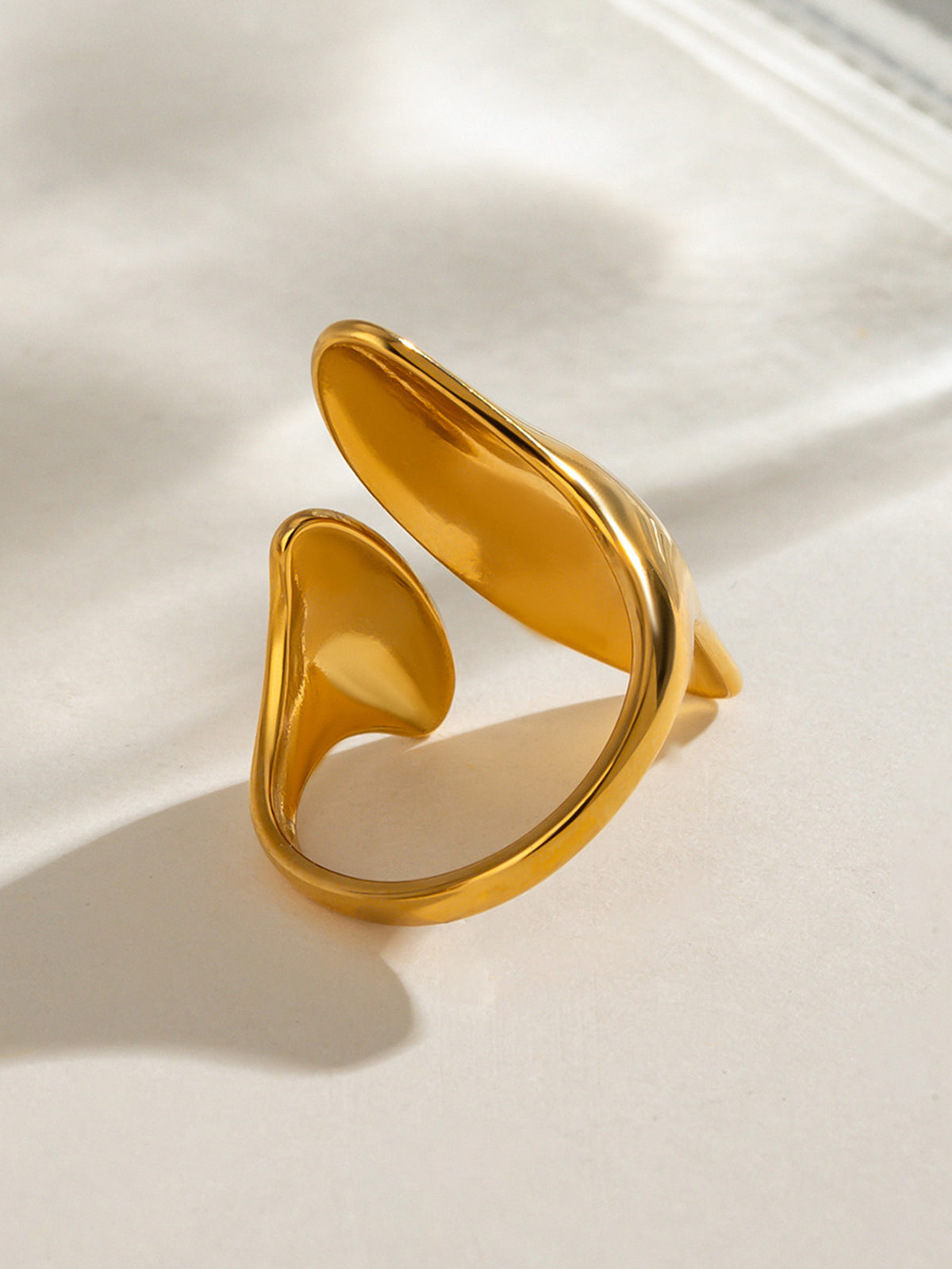Elegante open asymmetrische ring