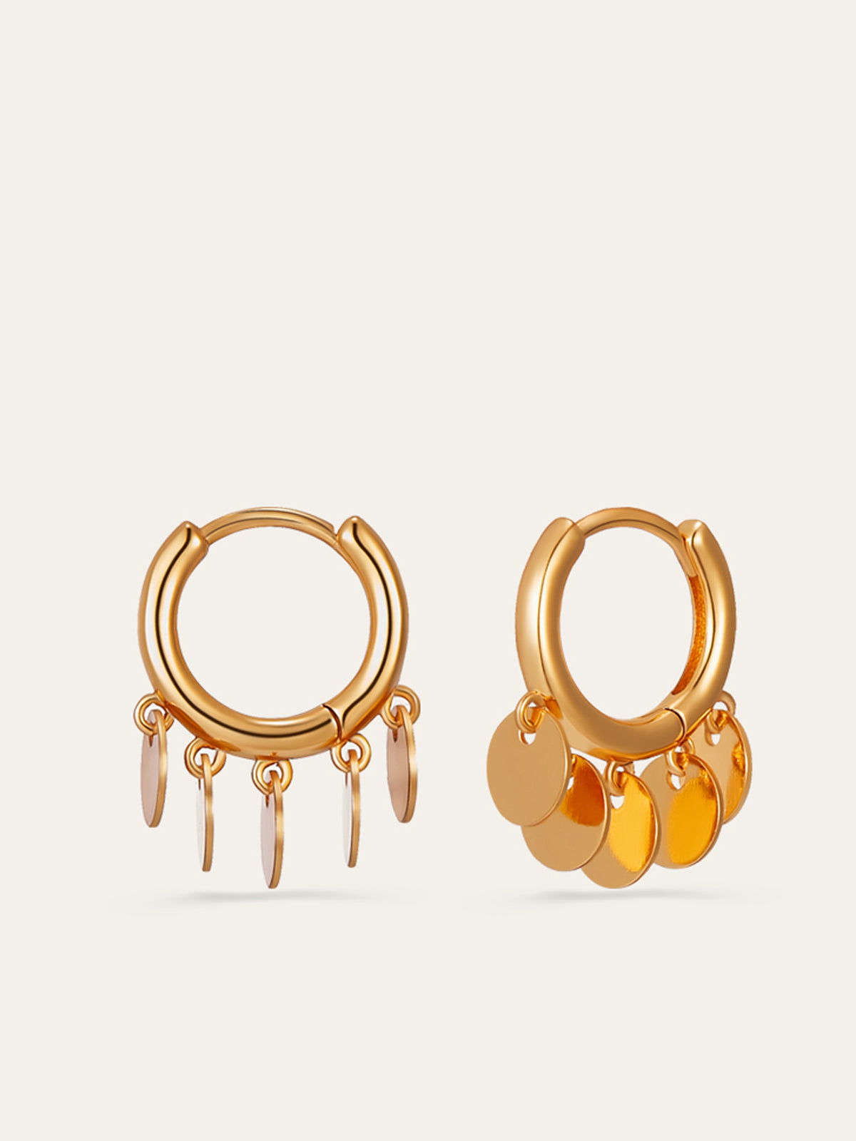 Oorringen met bangle en hanger met ronde schijf, elegant en stijlvol