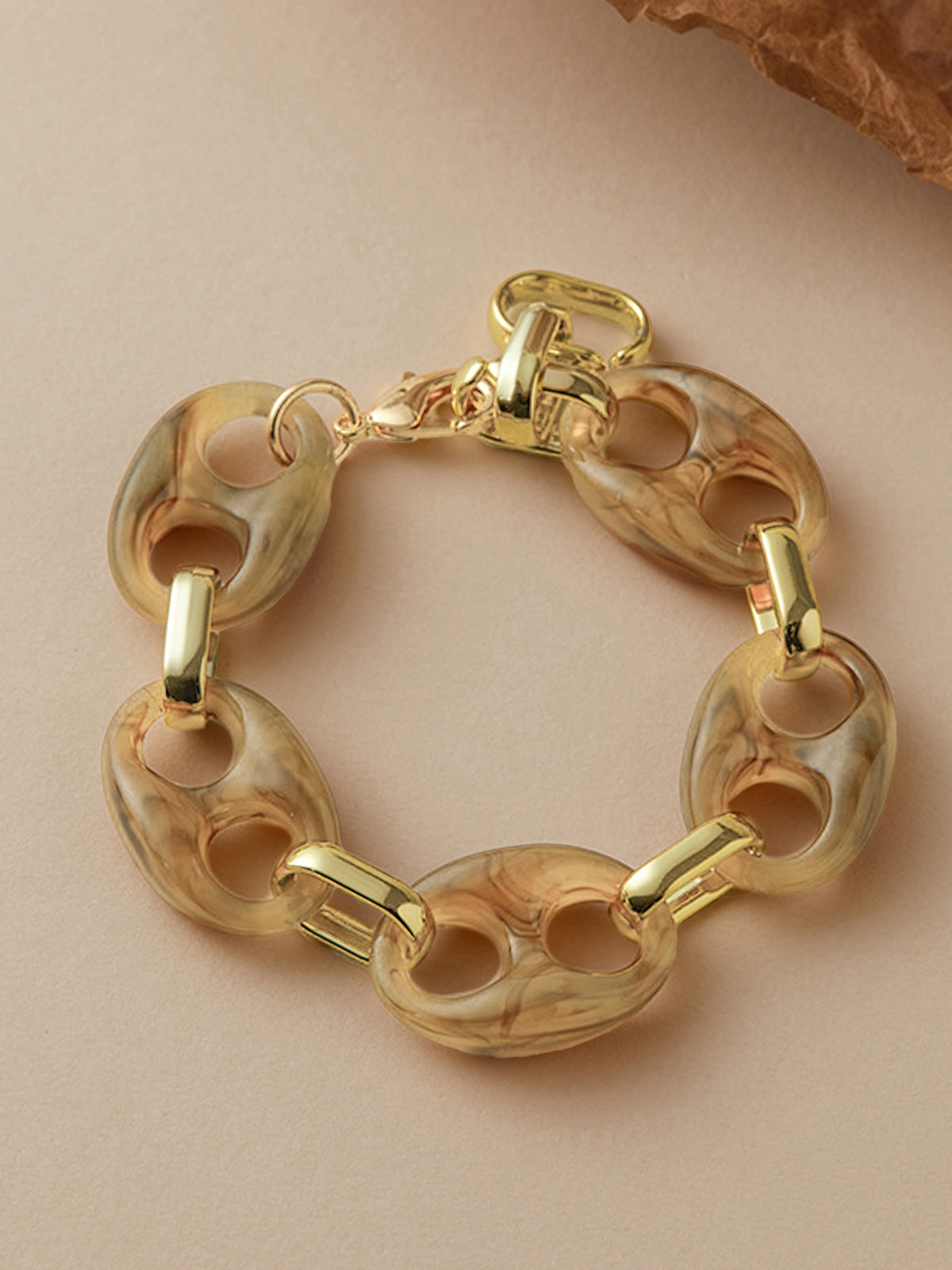 Elegante schildpadarmband met schakels voor een verfijnde uitstraling