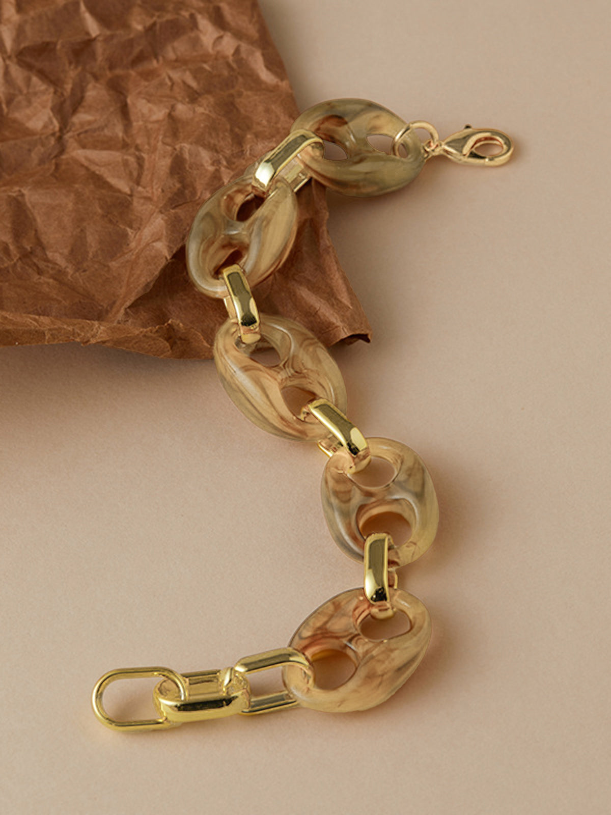 Elegante schildpadarmband met schakels voor een verfijnde uitstraling