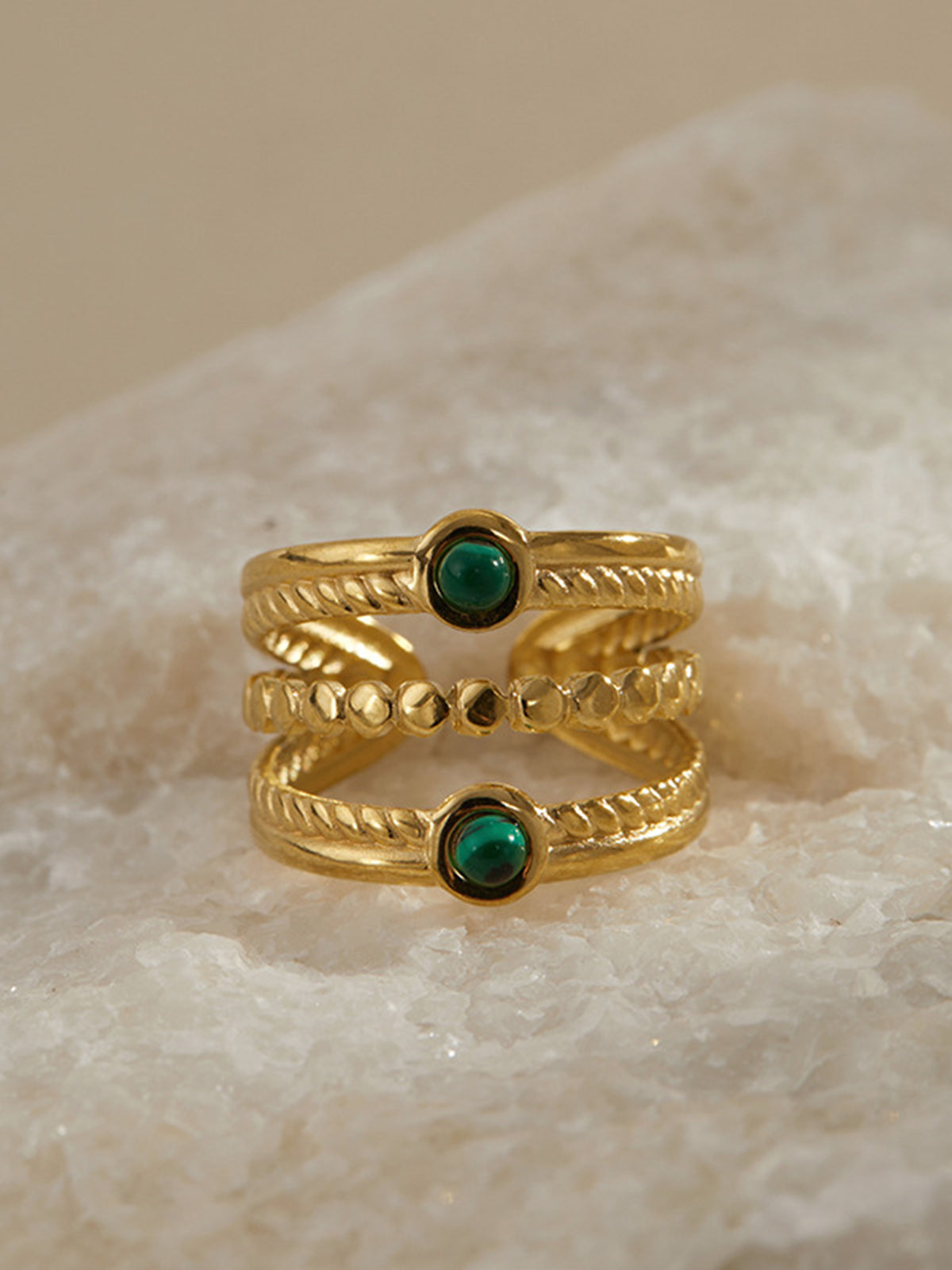 Oogent Smaragdaccent Multi-Band Gouden Ring – Elegante en Uniek Sieraad