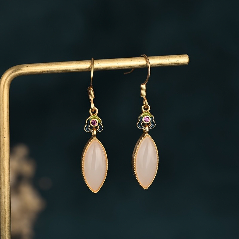 Chique Goudkleurige Druppeloorbellen met Elegante Glans